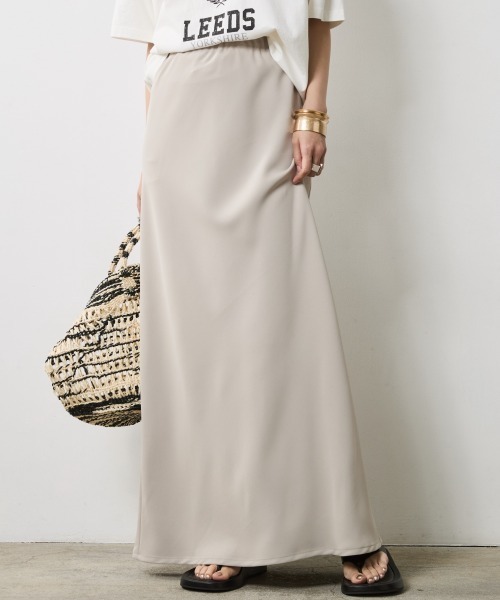 CHIC STYLE(シックスタイル)の「バイアスナローマキシスカート<大きいサイズ有>シックスタイル(スカート・レディース・ブラック/ベージュ・L/M/5L/4L/3L/LL)」の20枚目の写真