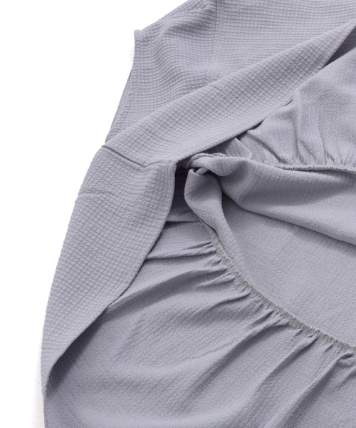 Arnold Palmer（アーノルドパーマー）の「スリーブデザイン ぺプラム ブラウス（シャツ/ブラウス・レディース・グレー/アイボリー/ブラック・L/M/S）」の9枚目の写真