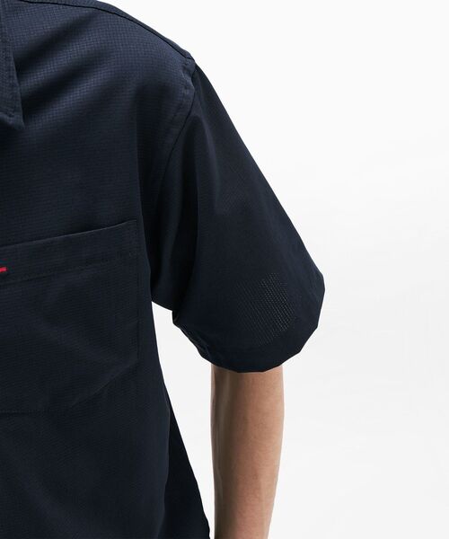 TOMMY HILFIGER（トミーヒルフィガー）の「エアードットキャンプカラーシャツ（シャツ/ブラウス・メンズ・グレー/オリーブ/ネイビー・SMALL/MEDIUM/LARGE/X-LARGE）」の6枚目の写真