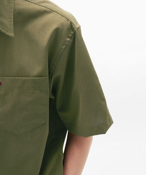 TOMMY HILFIGER（トミーヒルフィガー）の「エアードットキャンプカラーシャツ（シャツ/ブラウス・メンズ・グレー/オリーブ/ネイビー・SMALL/MEDIUM/LARGE/X-LARGE）」の15枚目の写真