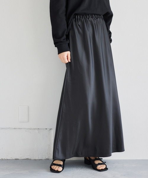 mysty woman(ミスティウーマン)の「【ウエストオールゴムで着脱楽ちん!】【WEB限定】サテンフレアスカート 452421(スカート・レディース・ブラウン/アイボリー/ブラック/ライトベージュ・FREE)」の3枚目の写真