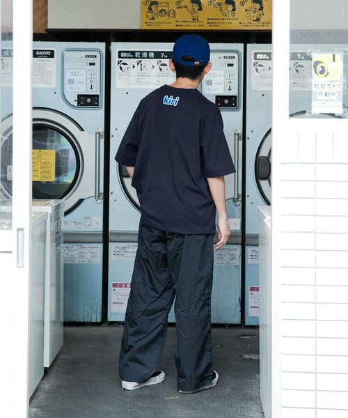 URBAN RESEARCH（アーバンリサーチ）の「NYLON SUPER WIDE PANTS（その他パンツ・メンズ・ネイビー・1/2）」の5枚目の写真