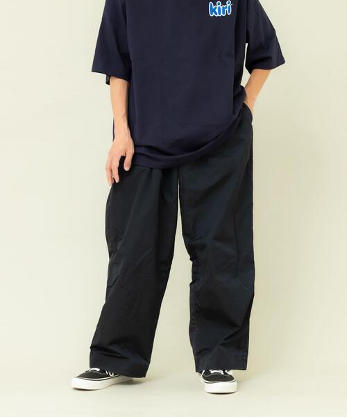 URBAN RESEARCH（アーバンリサーチ）の「NYLON SUPER WIDE PANTS（その他パンツ・メンズ・ネイビー・1/2）」の8枚目の写真