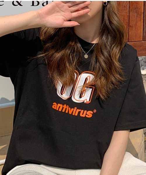 maison de LATIR(メゾンドラティール)の「立体英字ロゴオーバーサイズTシャツ(Tシャツ/カットソー・レディース・ブラック/ブルー/ホワイト・M/L/XL)」の2枚目の写真