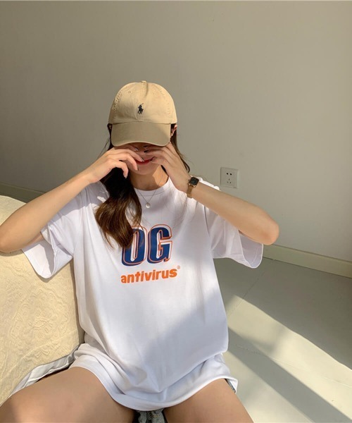 maison de LATIR(メゾンドラティール)の「立体英字ロゴオーバーサイズTシャツ(Tシャツ/カットソー・レディース・ブラック/ブルー/ホワイト・M/L/XL)」の6枚目の写真