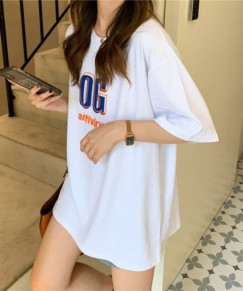 maison de LATIR(メゾンドラティール)の「立体英字ロゴオーバーサイズTシャツ(Tシャツ/カットソー・レディース・ブラック/ブルー/ホワイト・M/L/XL)」の9枚目の写真