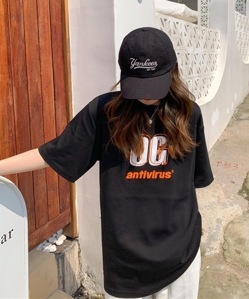 maison de LATIR(メゾンドラティール)の「立体英字ロゴオーバーサイズTシャツ(Tシャツ/カットソー・レディース・ブラック/ブルー/ホワイト・M/L/XL)」の10枚目の写真