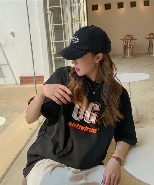 maison de LATIR(メゾンドラティール)の「立体英字ロゴオーバーサイズTシャツ(Tシャツ/カットソー・レディース・ブラック/ブルー/ホワイト・M/L/XL)」の11枚目の写真