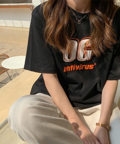 maison de LATIR(メゾンドラティール)の「立体英字ロゴオーバーサイズTシャツ(Tシャツ/カットソー・レディース・ブラック/ブルー/ホワイト・M/L/XL)」の12枚目の写真