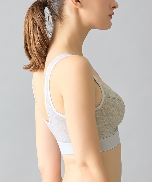 adidas（アディダス）の「adidas/アディダス スポーツブラ モールドカップで胸元キレイ 吸汗速乾（スポーツブラ・レディース・ブラック/ダークブルー/グリーン系その他/杢グレー/カーキ/レッド系その他・SMALL/MEDIUM/LARGE/X-LARGE）」の15枚目の写真