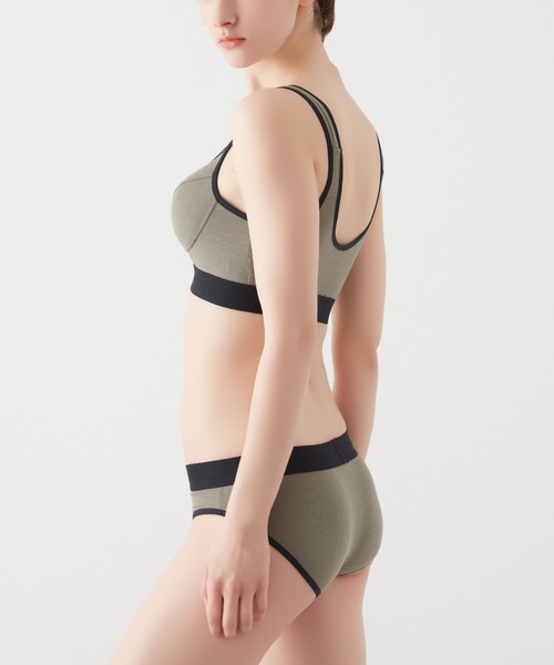 adidas（アディダス）の「adidas/アディダス スポーツブラ モールドカップで胸元キレイ 吸汗速乾（スポーツブラ・レディース・ブラック/ダークブルー/グリーン系その他/杢グレー/カーキ/レッド系その他・SMALL/MEDIUM/LARGE/X-LARGE）」の12枚目の写真