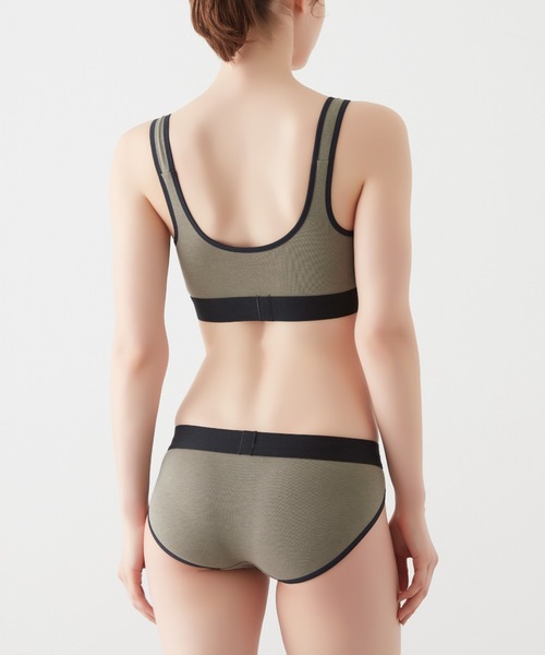 adidas（アディダス）の「adidas/アディダス スポーツブラ モールドカップで胸元キレイ 吸汗速乾（スポーツブラ・レディース・ブラック/ダークブルー/グリーン系その他/杢グレー/カーキ/レッド系その他・SMALL/MEDIUM/LARGE/X-LARGE）」の13枚目の写真