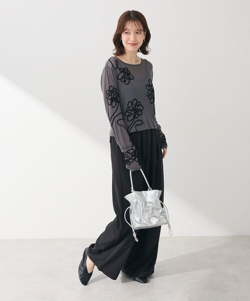 ELENCARE DUE（エレンカーレデュエ）の「・ELENCARE DUE コード刺繍シアーロンT（Tシャツ/カットソー・レディース・オフホワイト/チャコールグレー/ブラック/ピンク・FREE）」の18枚目の写真