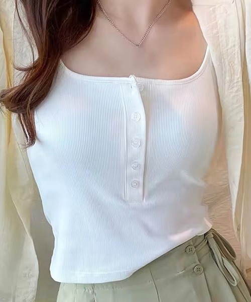 ammy.（エイミードット）の「【 ammy. / エイミードット 】 クロップド ハーフボタン キャミソール（キャミソール・レディース・ホワイト/ブラウン/ベージュ系/グレー/チャコールグレー/ブラック・FREE）」の2枚目の写真