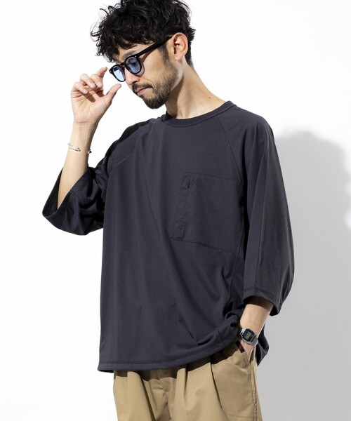 FREAK'S STORE(フリークスストア)の「FREAK’S STORE/フリークスストア AIRDRY 高機能素材 ラッシュガード ビックシルエット クルーネック スピンドルTシャツ/エアドライ ポリエステルTシャツ/接触冷感/遮熱/UVカット/吸水(Tシャツ/カットソー・メンズ・チャコールグレー/ブラック/ホワイト・SMALL/MEDIUM/LARGE)」の2枚目の写真