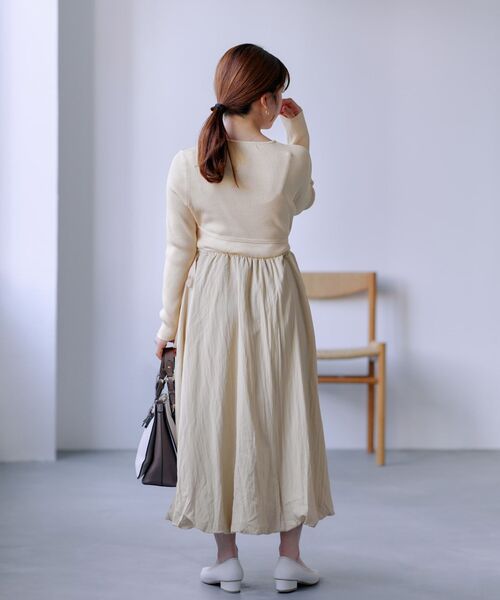 COHINA（コヒナ）の「カシュクールバルーンドッキングワンピース 【低身長・小柄女性】（ワンピース・レディース・グレー/ブラック/ベージュ・REGULAR/SHORT）」の16枚目の写真