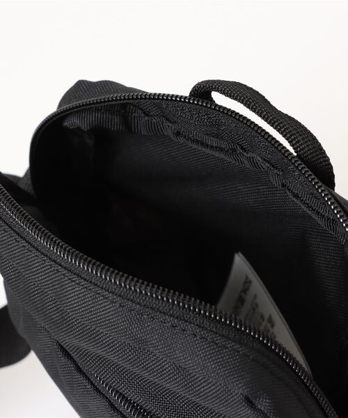 PUMA（プーマ）の「《PUMA》PUMA アカデミー ポータブル（ボディバッグ/ウエストポーチ・メンズ・ブラック・フリー）」の4枚目の写真