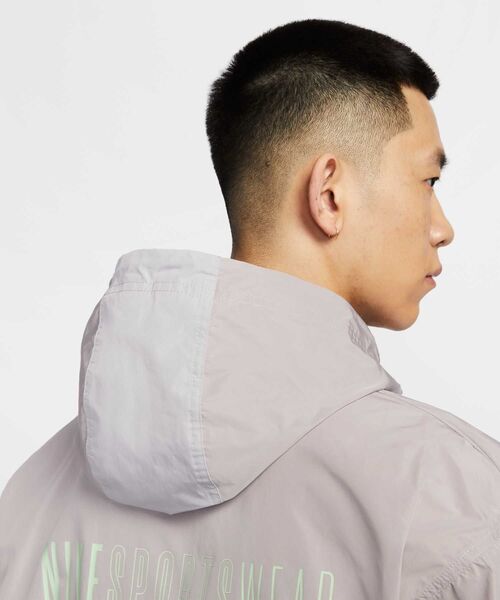 NIKE(ナイキ)の「ナイキ スポーツウェア メンズ マリーナ アノラック ジャケット / Nike Club Men's Marina Anorak Jacket IB7558-009 College Grey(マウンテンパーカー・メンズ・グレー系その他2・S/M/L/XL/2XL)」の9枚目の写真