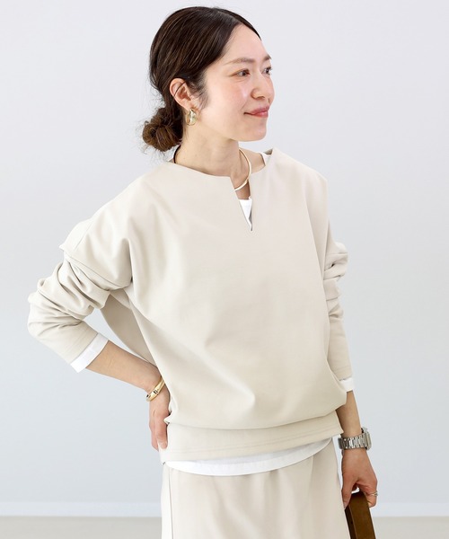 Aletta vita(アレッタビータ)の「スリットネックポンチコクーン長袖プルオーバー(Tシャツ/カットソー・レディース・チャコール/ブラック/ベージュ・FREE)」の17枚目の写真