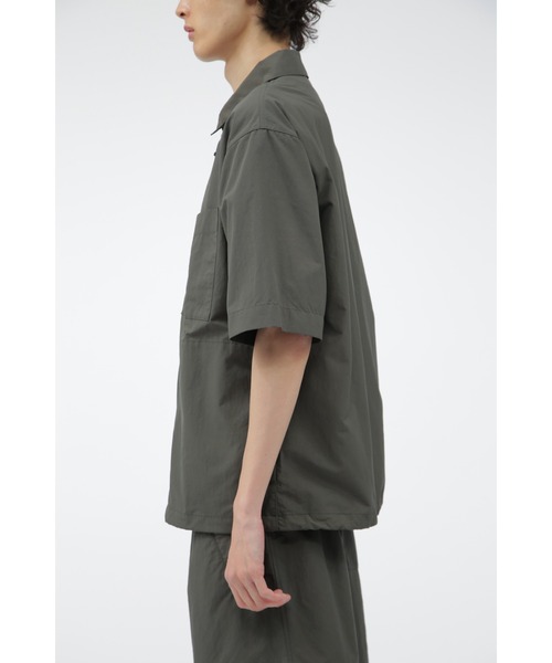 MARGARET HOWELL（マーガレットハウエル）の「WATER REPELLENT NYLON POPLIN SHIRT（シャツ/ブラウス・メンズ・ネイビー系1/カーキ・LARGE/SMALL/X-LARGE）」の4枚目の写真