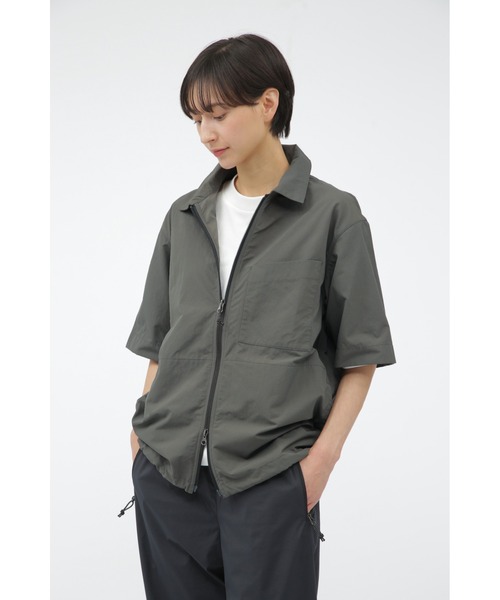 MARGARET HOWELL（マーガレットハウエル）の「WATER REPELLENT NYLON POPLIN SHIRT（シャツ/ブラウス・メンズ・ネイビー系1/カーキ・LARGE/SMALL/X-LARGE）」の5枚目の写真