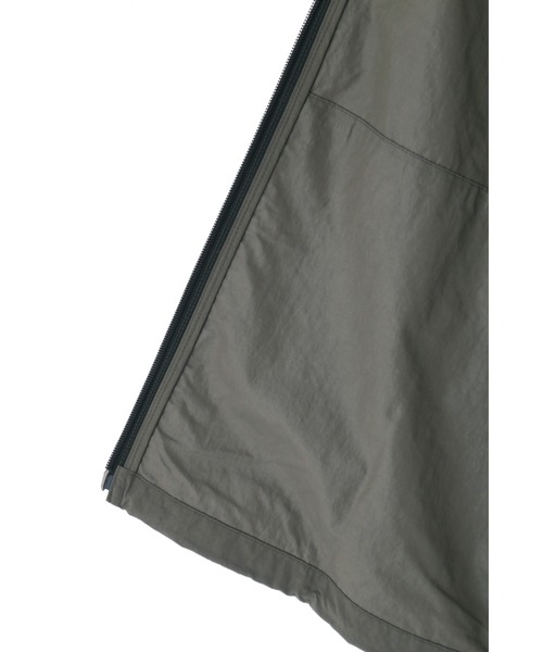 MARGARET HOWELL（マーガレットハウエル）の「WATER REPELLENT NYLON POPLIN SHIRT（シャツ/ブラウス・メンズ・ネイビー系1/カーキ・LARGE/SMALL/X-LARGE）」の10枚目の写真