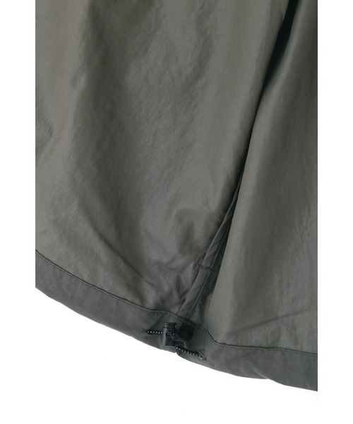 MARGARET HOWELL（マーガレットハウエル）の「WATER REPELLENT NYLON POPLIN SHIRT（シャツ/ブラウス・メンズ・ネイビー系1/カーキ・LARGE/SMALL/X-LARGE）」の11枚目の写真