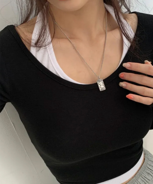 VIVID LADY(ビビッドレディー)の「ショート丈 ロング Tシャツ(Tシャツ/カットソー・レディース・ホワイト/グレー/ブラック・FREE)」の3枚目の写真