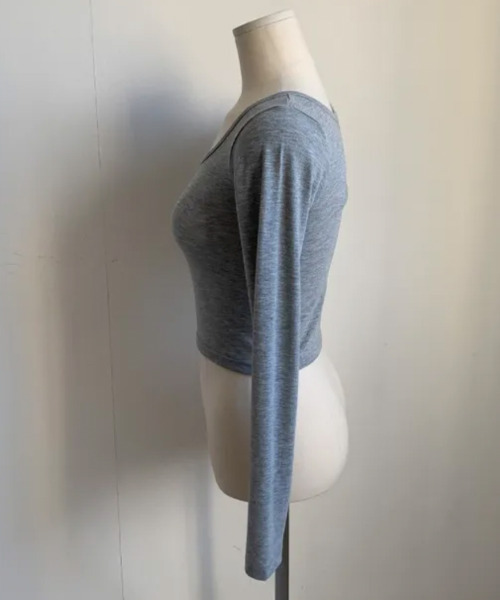 VIVID LADY(ビビッドレディー)の「ショート丈 ロング Tシャツ(Tシャツ/カットソー・レディース・ホワイト/グレー/ブラック・FREE)」の22枚目の写真
