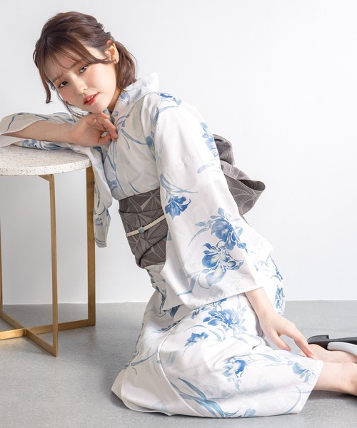 SOUBIEN(ソウビエン)の「“初心者でもプロの着姿”新二部式 セパレート浴衣3点セット(上衣・下衣・おはしょり布+帯+伊達締)【SOUBIEN】(浴衣・レディース・ネイビー系/ネイビー系2/ネイビー系3/ブルー系/パープル系/ライトブルーグレー/イエロー系その他/ホワイト系その他3/ブラック系/ブラック系2/グレー系/ホワイト系その他/オレンジ系/ネイビー系1/ブラック系1/グリーン系/ブルー系1/ホワイト系その他2/ブルー系2/ブラック系3/ホワイト系/ベージュ系その他3/ベージュ系その他/アイボリー系2/アイボリー系/ネイビー系5/ベージュ系1/ベージュ系/ネイビー系4/ベージュ系その他2/ピンク系/アイボリー系1/ダルブルー系/サックスブルー系/パープル系1/ホワイト系1・FREE)」の6枚目の写真