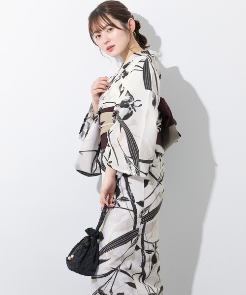 SOUBIEN(ソウビエン)の「“初心者でもプロの着姿”新二部式 セパレート浴衣3点セット(上衣・下衣・おはしょり布+帯+伊達締)【SOUBIEN】(浴衣・レディース・ネイビー系/ネイビー系2/ネイビー系3/ブルー系/パープル系/ライトブルーグレー/イエロー系その他/ホワイト系その他3/ブラック系/ブラック系2/グレー系/ホワイト系その他/オレンジ系/ネイビー系1/ブラック系1/グリーン系/ブルー系1/ホワイト系その他2/ブルー系2/ブラック系3・FREE)」の4枚目の写真