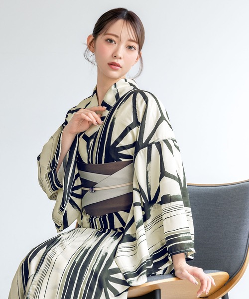 SOUBIEN(ソウビエン)の「“初心者でもプロの着姿”新二部式 セパレート浴衣3点セット(上衣・下衣・おはしょり布+帯+伊達締)【SOUBIEN】(浴衣・レディース・ネイビー系/ネイビー系2/ネイビー系3/ブルー系/パープル系/ライトブルーグレー/イエロー系その他/ホワイト系その他3/ブラック系/ブラック系2/グレー系/ホワイト系その他/オレンジ系/ネイビー系1/ブラック系1/グリーン系/ブルー系1/ホワイト系その他2/ブルー系2/ブラック系3・FREE)」の7枚目の写真