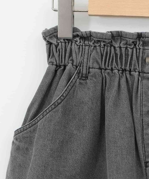 a.v.v（アーヴェヴェ）の「[140-150]【接触冷感】デニムタックキュロット（デニムパンツ・キッズ・ダークインディゴブルー/チャコールグレー・150/140）」の4枚目の写真