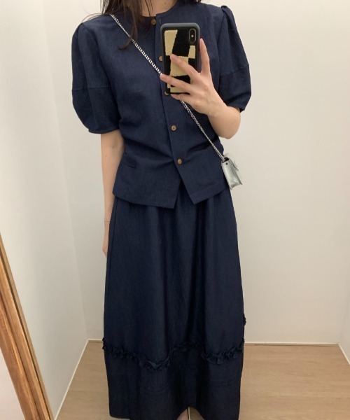 FAVORITO(ファヴォリート)の「2点セットクルーネックトップス+フリルスカート(セットアップ・レディース・ダークブルー/ホワイト・F)」の1枚目の写真