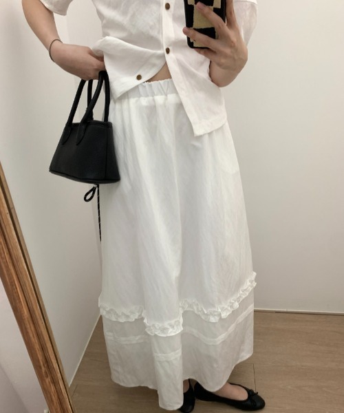 FAVORITO(ファヴォリート)の「2点セットクルーネックトップス+フリルスカート(セットアップ・レディース・ダークブルー/ホワイト・F)」の7枚目の写真