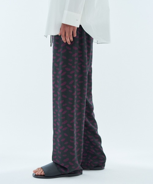 mando（マンド）の「mando / 総柄ワイドイージーパンツ《ESTNATION EXCLUSIVE》（その他パンツ・メンズ・ピンク系その他・2/3）」の8枚目の写真