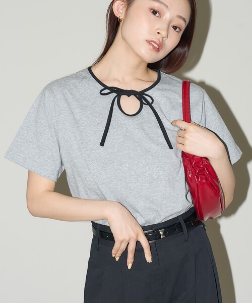 PUBLUX(パブリュクス)の「PUBLUX/パブリュクス リボン リンガーTシャツ 限定展開(Tシャツ/カットソー・レディース・オフホワイト/ブラック/グレー・フリ-)」の1枚目の写真