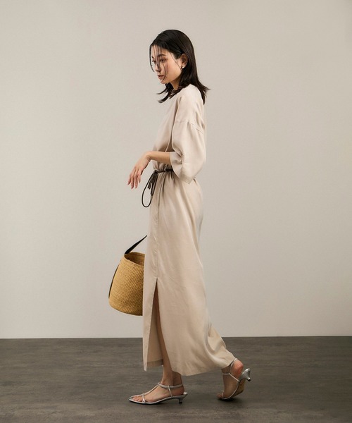 SALON adam et rope'（サロン アダム エ ロペ）の「キュプラツイルVネックワンピース（ワンピース・レディース・ブラウン/ベージュ・FREE）」の14枚目の写真