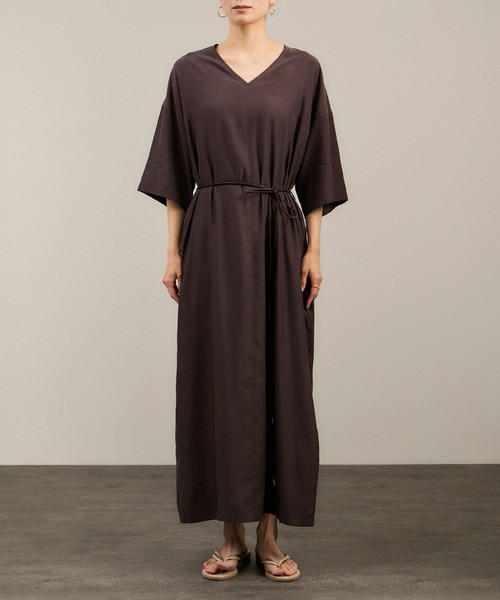 SALON adam et rope'（サロン アダム エ ロペ）の「キュプラツイルVネックワンピース（ワンピース・レディース・ブラウン/ベージュ・FREE）」の19枚目の写真