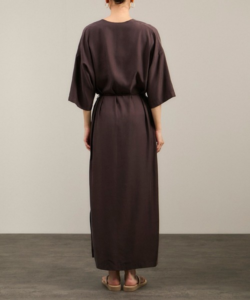ADAM ET ROPE' ベージュ ロング丈 Vネック 半袖 ワンピース ADAM ET ROPE´ ベージュ ロング丈 Vネック 半袖 ワンピース