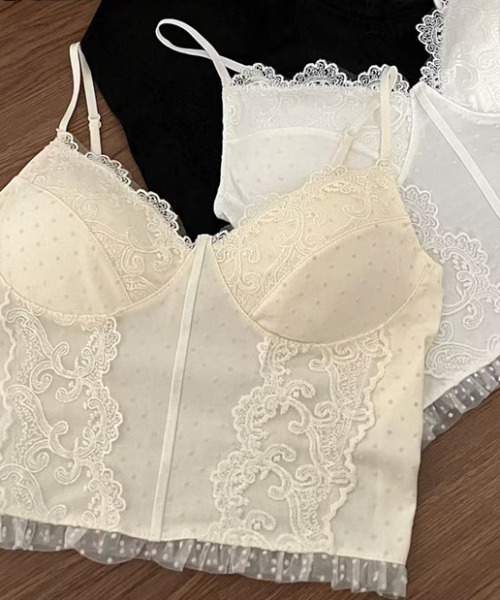Sibra(シブラ)の「カップ付きレースキャミソールトップス・繊細チュール×美シルエットデザイン(キャミソール・レディース・ホワイト/アイボリー/ブラック・M)」の12枚目の写真