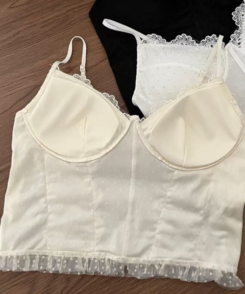 Sibra(シブラ)の「カップ付きレースキャミソールトップス・繊細チュール×美シルエットデザイン(キャミソール・レディース・ホワイト/アイボリー/ブラック・M)」の14枚目の写真