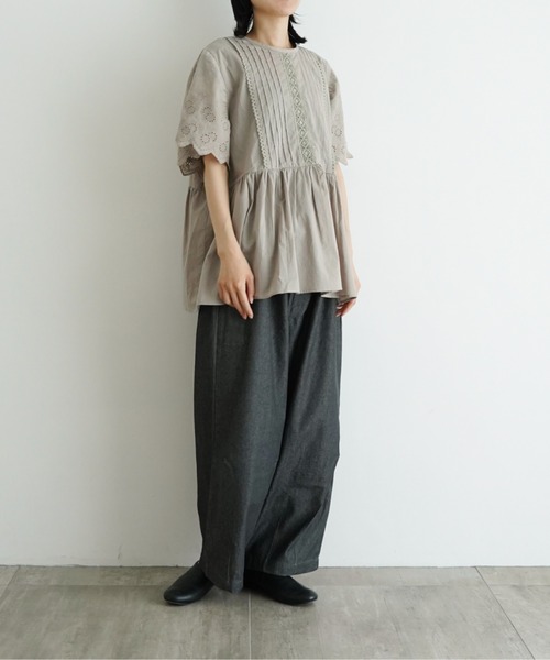 【美品】 オオカミとフクロウ ギャザーバンドカラーシャツ 近年モデル ブラウス 美品 オオカミとフクロウ 近年 リネン ラミー バンドカラー