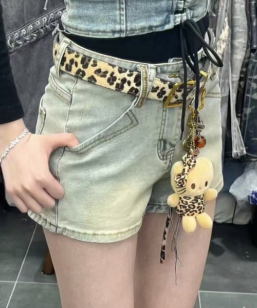Chiina(チーナ)の「Chiina / デニムショートパンツ(デニムパンツ・レディース・ライトブルー/ブラック・M/S)」の3枚目の写真