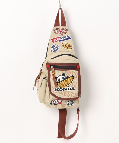 << 新品未使用品 >> パンディエスタ×HONDA ワンショルダーバッグ PANDIESTA（パンディエスタ）の「Honda×Pandiesta ワッペン風刺繍ワン