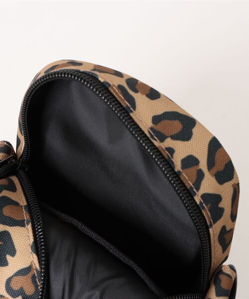 sanrio（サンリオ）の「サンリオ　ミニショルダーバッグ（ショルダーバッグ・レディース・ブラック/ブラック系その他/アイボリー/ブラウン系その他/レオパード・FREE）」の13枚目の写真