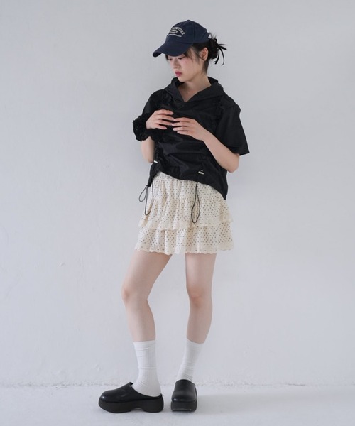 Uenui（ウニュイ）の「hooded drawstring crop tee（Tシャツ/カットソー・レディース・グレー/ブラック/アイボリー・FREE）」の6枚目の写真