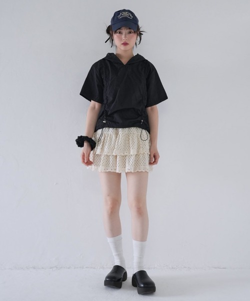 Uenui（ウニュイ）の「hooded drawstring crop tee（Tシャツ/カットソー・レディース・グレー/ブラック/アイボリー・FREE）」の5枚目の写真