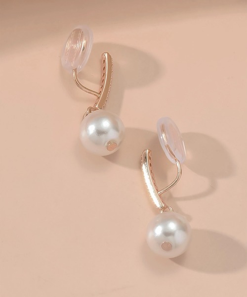 blackdia ocean(ブラックダイヤオーシャン)の「blackdia ocean ジルコニア ワンパールピアス/イヤリング(ピアス(両耳用)・レディース・ゴールド/ゴールド系その他・FREE)」の3枚目の写真