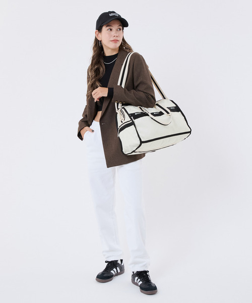 LeSportsac（レスポートサック）の「DELUXE MED WEEKENDER スペクテイターサンドバー/ブラック（ボストンバッグ・レディース・ホワイト・FREE）」の3枚目の写真